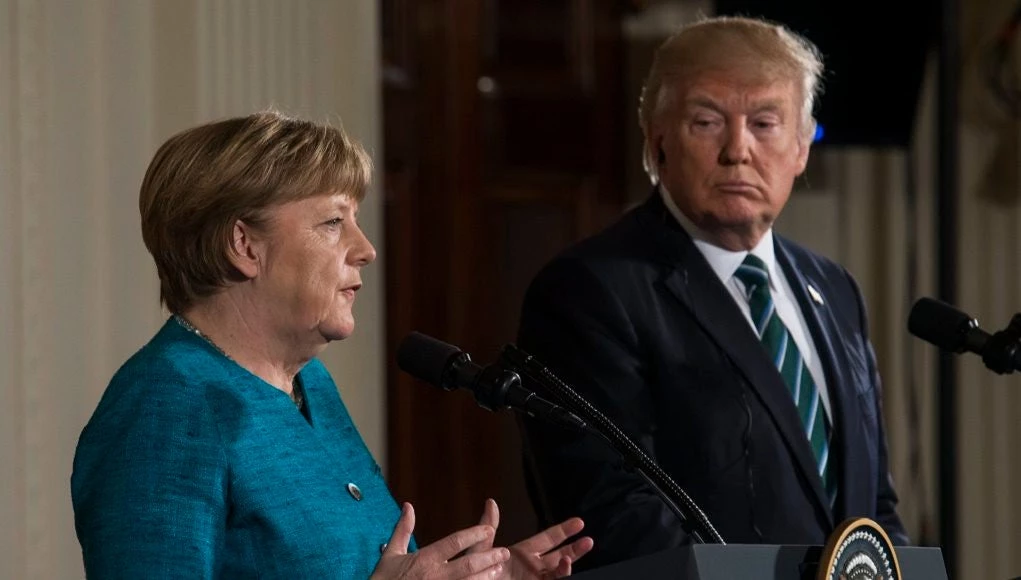 «Tρέμουν» oι γερμανικές αυτοκινητοβιομηχανίες – Αποφασισμένος να «στραγγαλίσει» οικονομικά την Μέρκελ ο Ν. Τραμπ – Ο εμπορικός «πόλεμος» παίρνει σάρκα και οστά